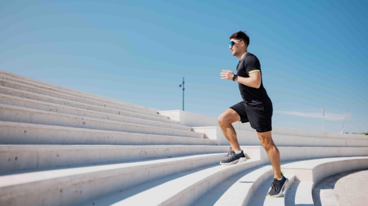 Completi sportivi da uomo: Lotto, Umbro e Givova