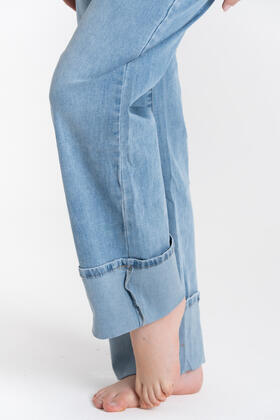 JEANS CON RISVOLTO AL FONDO FIORENZA AMADORI WH3306
&nbsp; 