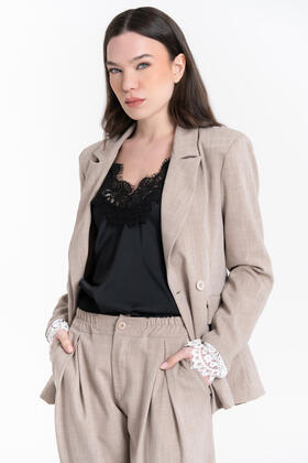 TOP IN RASO CON PIZZO E SPALLINA STRETTA FIORENZA AMADORI MM357.880
&nbsp; 