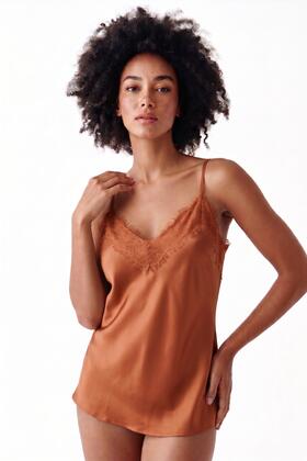 Top in raso e pizzo Fiorenza Amadori T6295T69
&nbsp; 
