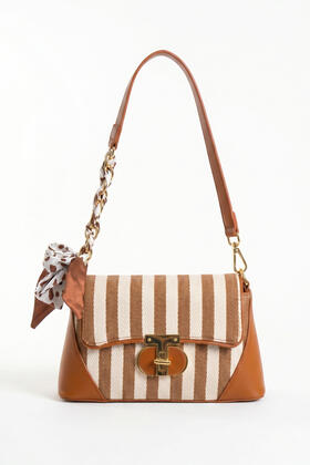 BORSA A SPALLA FIORENZA AMADORI CE240&nbsp;
&nbsp; 