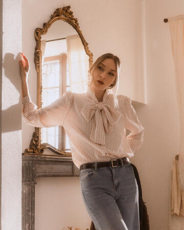 CAMICIA A QUADRETTI CON FIOCCO FIORENZA AMADORI 35617&nbsp;