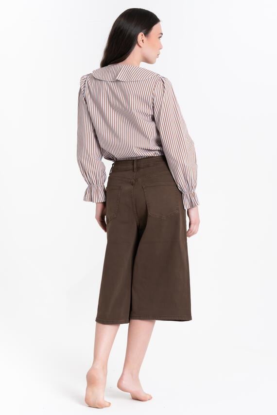 CAMICIA A RIGHE CON COLLETTO AMPIO FIORENZA AMADORI 35791
&nbsp;