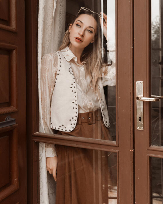 GILET DAINETTO CON BORCHIE FIORENZA AMADORI 27515
&nbsp;