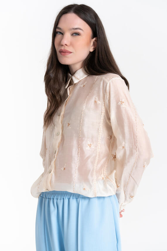 CAMICIA CON RICAMO FLOREALE FIORENZA AMADORI MC168.887
&nbsp;